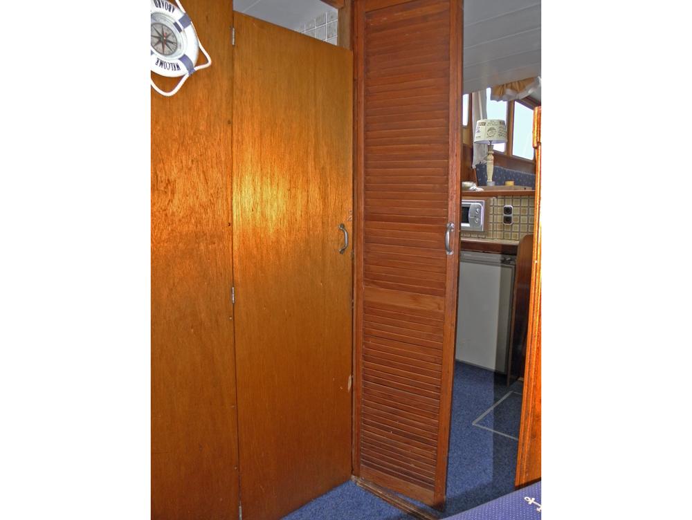 Cabin en avant, H&eacute;bergements